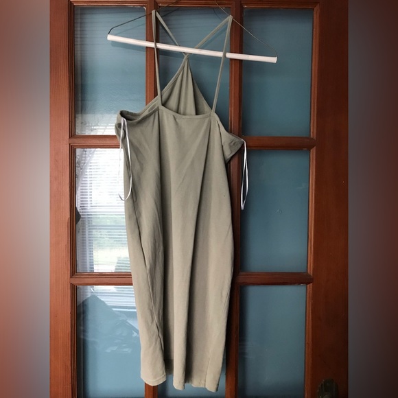 Halter Top - Picture 5 of 5